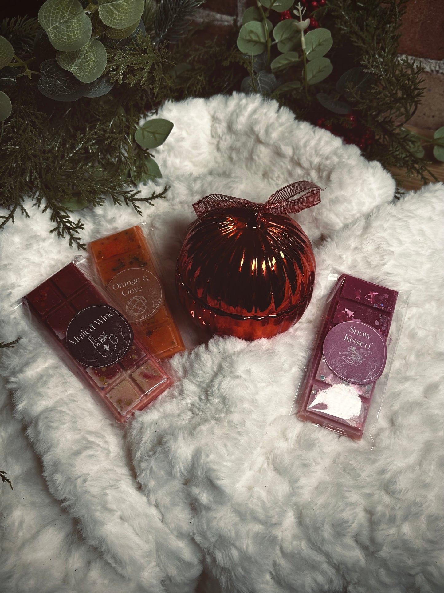 Twinkle Bauble Candle – Red | Festive Soy Wax Candle (200g)