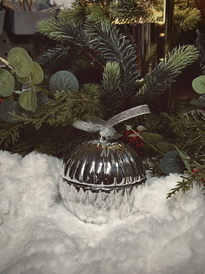 Twinkle Bauble Candle – Silver | Festive Soy Wax Candle (200g)