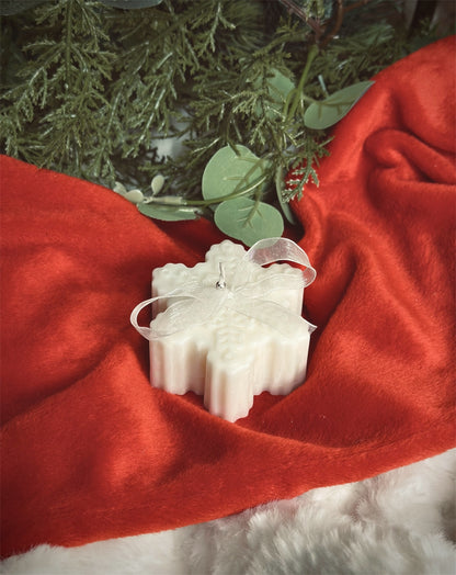 ❄️ Snowflake Pillar Candle, Rapeseed & Coconut Wax