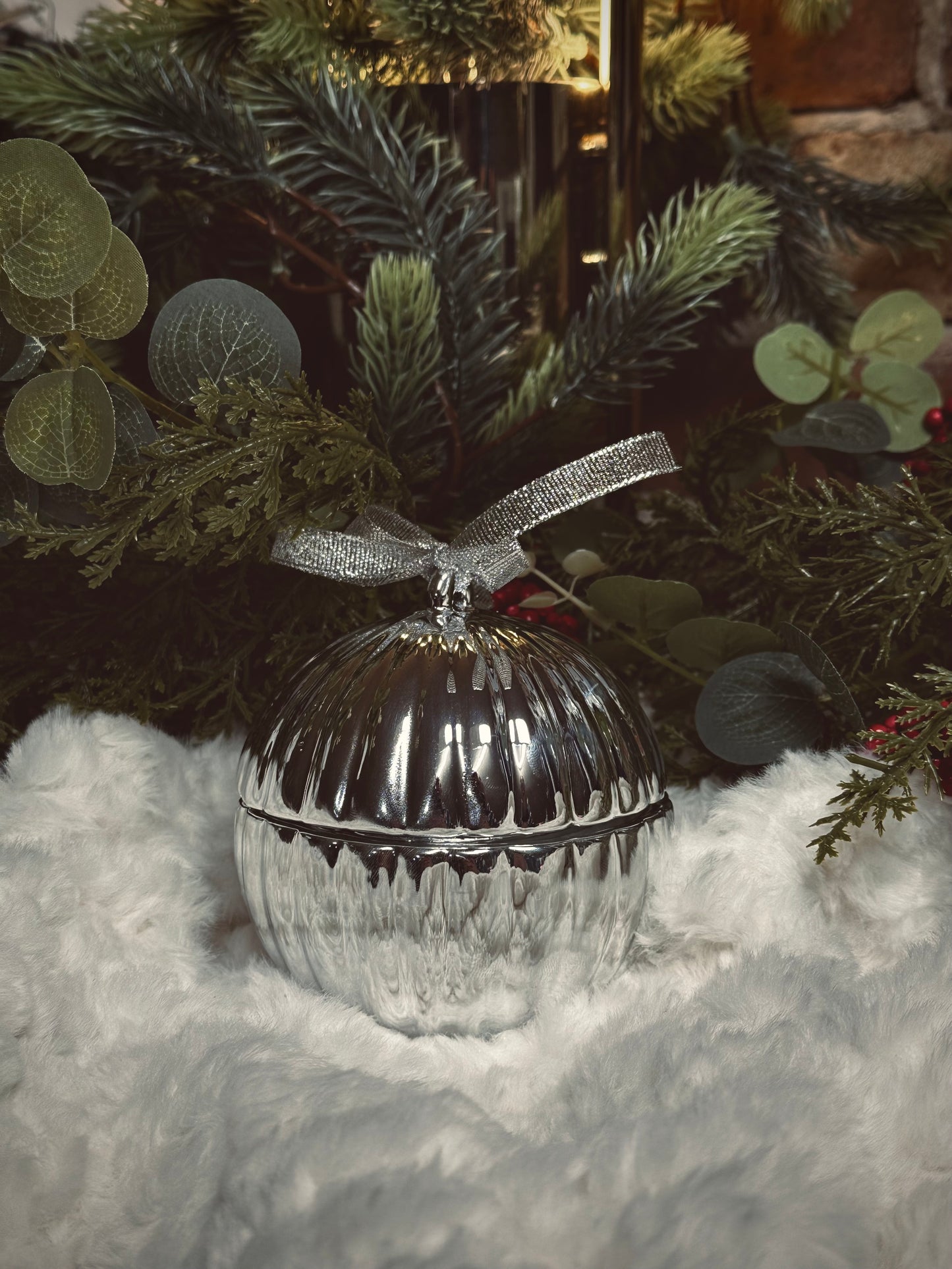 Twinkle Bauble Candle – Silver | Festive Soy Wax Candle (200g)