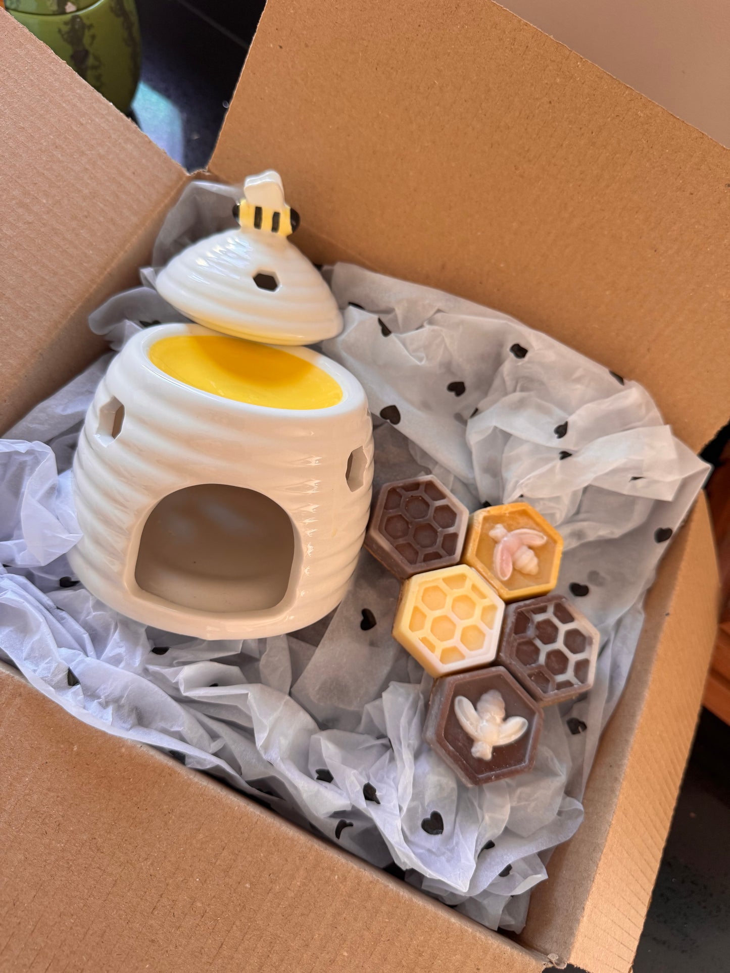 🐝 The Beehive Melt Box – Warm & Cosy Edition 🕯️