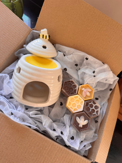 🐝 The Beehive Melt Box – Warm & Cosy Edition 🕯️