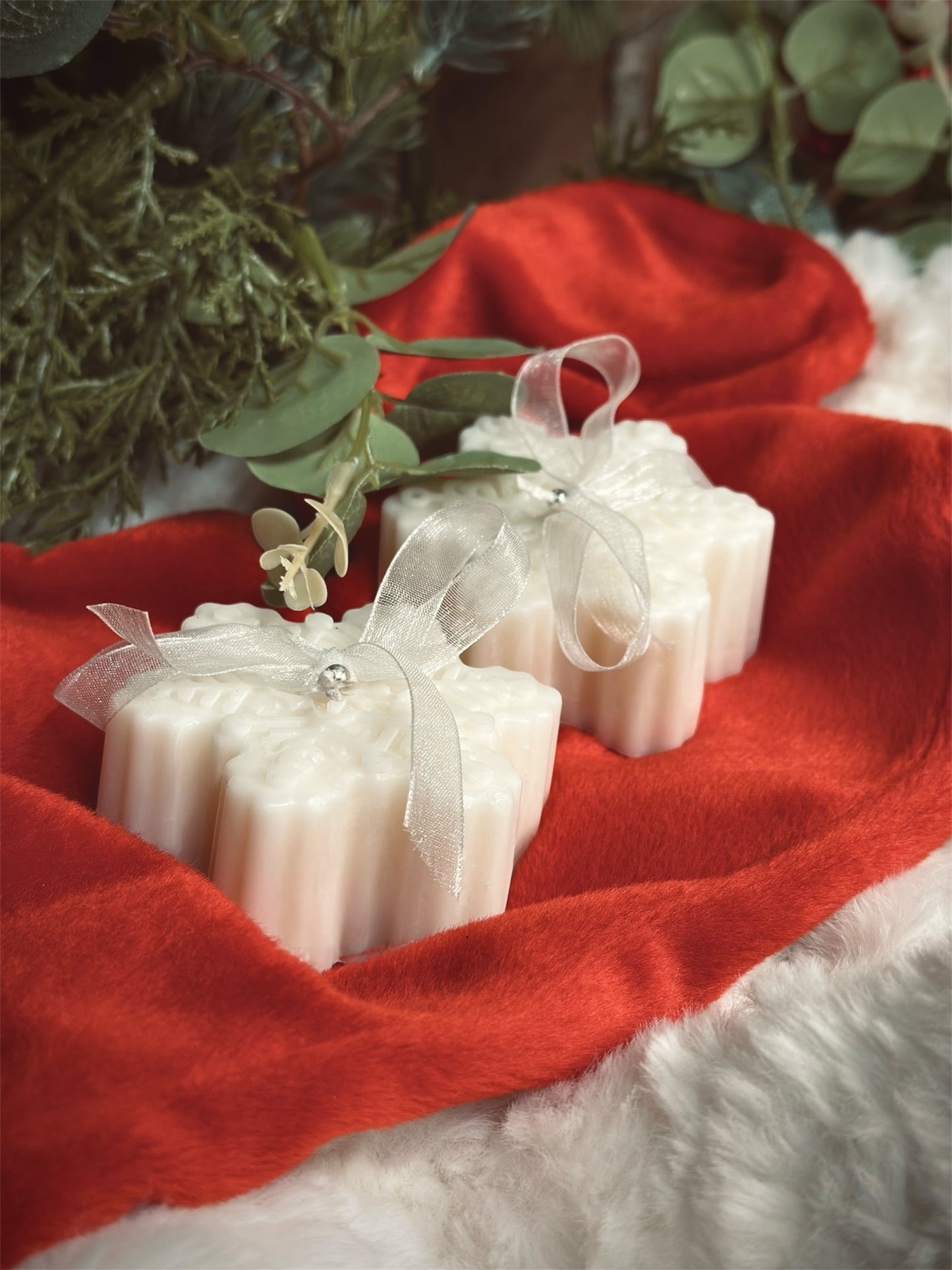 ❄️ Snowflake Pillar Candle, Rapeseed & Coconut Wax