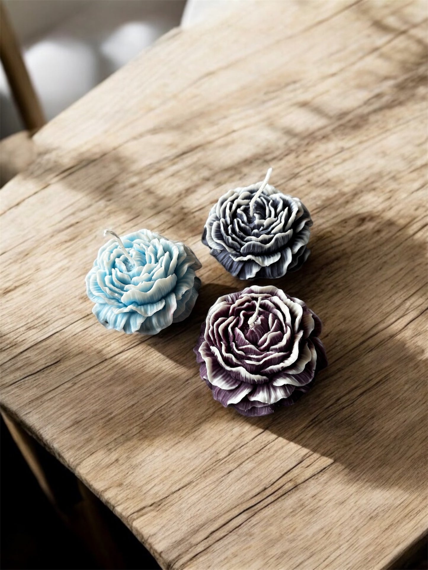 Soft Bloom Candle – Handcrafted Flower-Shaped Decor
